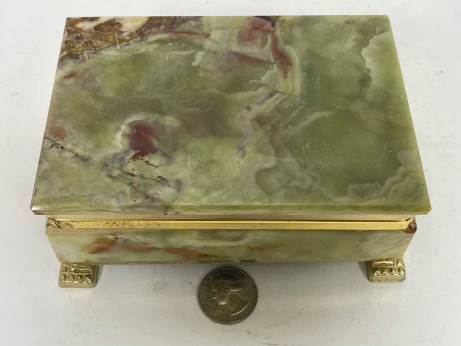 Footed Green Onyx Box 5.5W X 4D X 2.5H [Photo 4]