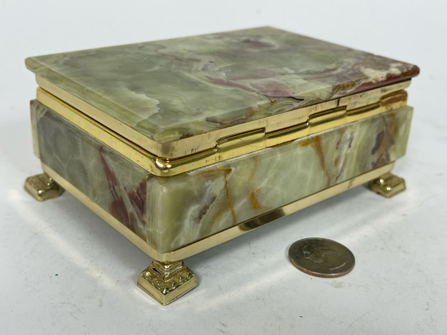 Footed Green Onyx Box 5.5W X 4D X 2.5H [Photo 6]
