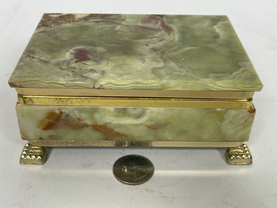 Footed Green Onyx Box 5.5W X 4D X 2.5H [Photo 2]