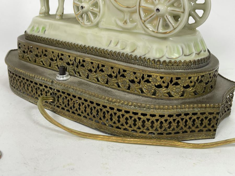 Vintage Horse And Carriage Porcelain And Brass Table Lamp 10W X 7D X 9H [Photo 13]