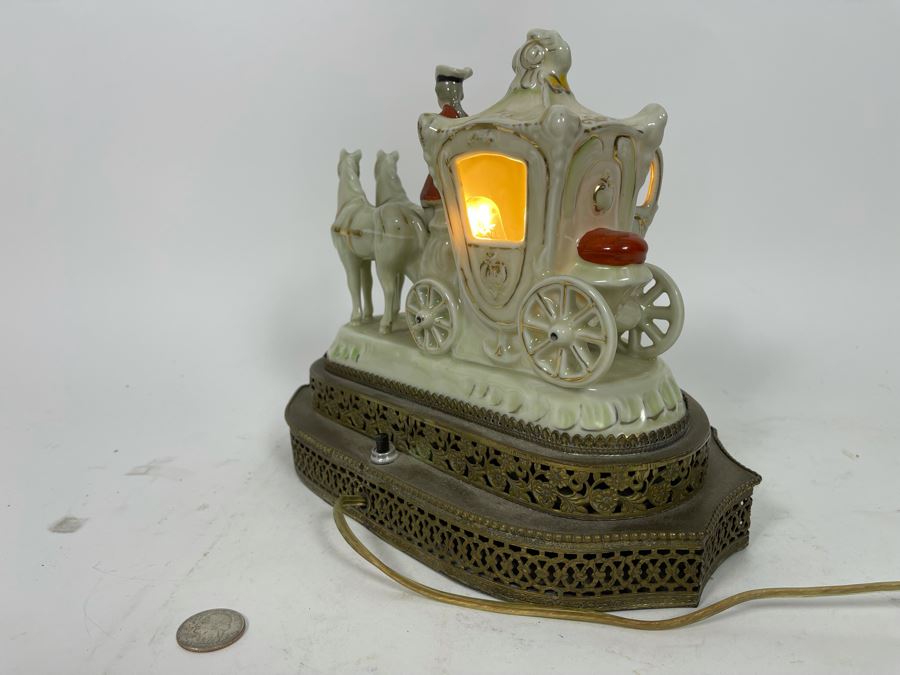 Vintage Horse And Carriage Porcelain And Brass Table Lamp 10W X 7D X 9H [Photo 10]