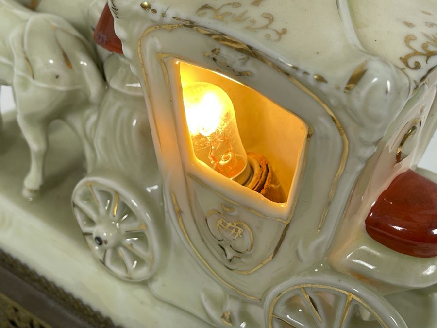 Vintage Horse And Carriage Porcelain And Brass Table Lamp 10W X 7D X 9H [Photo 12]