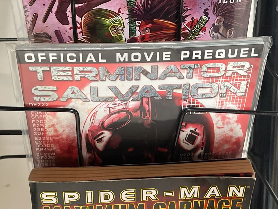 Metal Magazine / Comic Book Rack Filled With Vintage Comic Books 21.5W X 19D X 50H - See Photos For Comic Books [Photo 14]