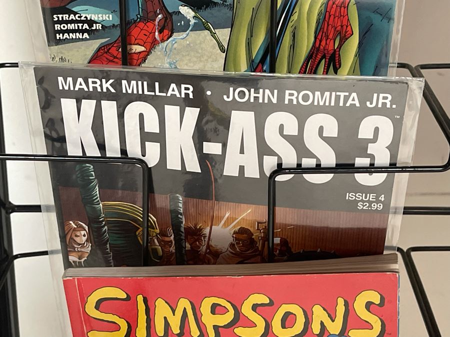 Metal Magazine / Comic Book Rack Filled With Vintage Comic Books 21.5W X 19D X 50H - See Photos For Comic Books [Photo 13]