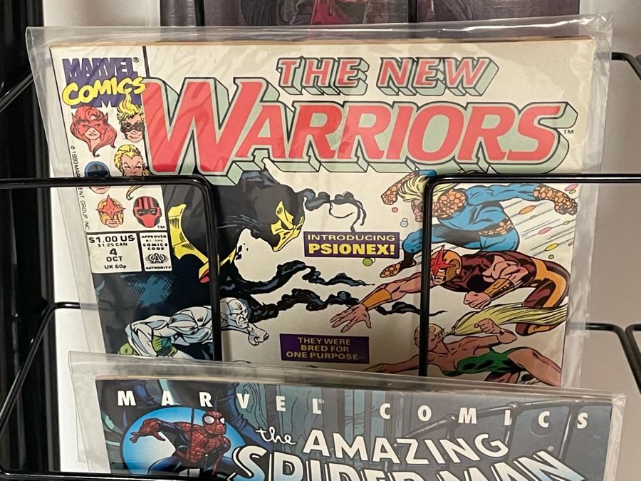 Metal Magazine / Comic Book Rack Filled With Vintage Comic Books 21.5W X 19D X 50H - See Photos For Comic Books [Photo 9]