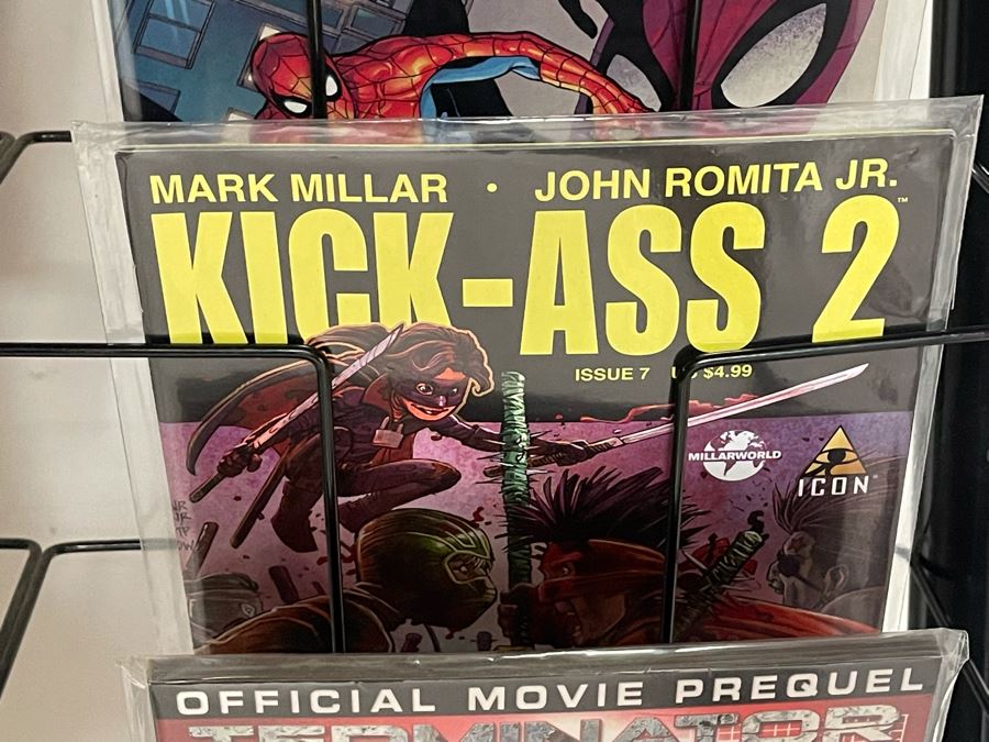 Metal Magazine / Comic Book Rack Filled With Vintage Comic Books 21.5W X 19D X 50H - See Photos For Comic Books [Photo 11]