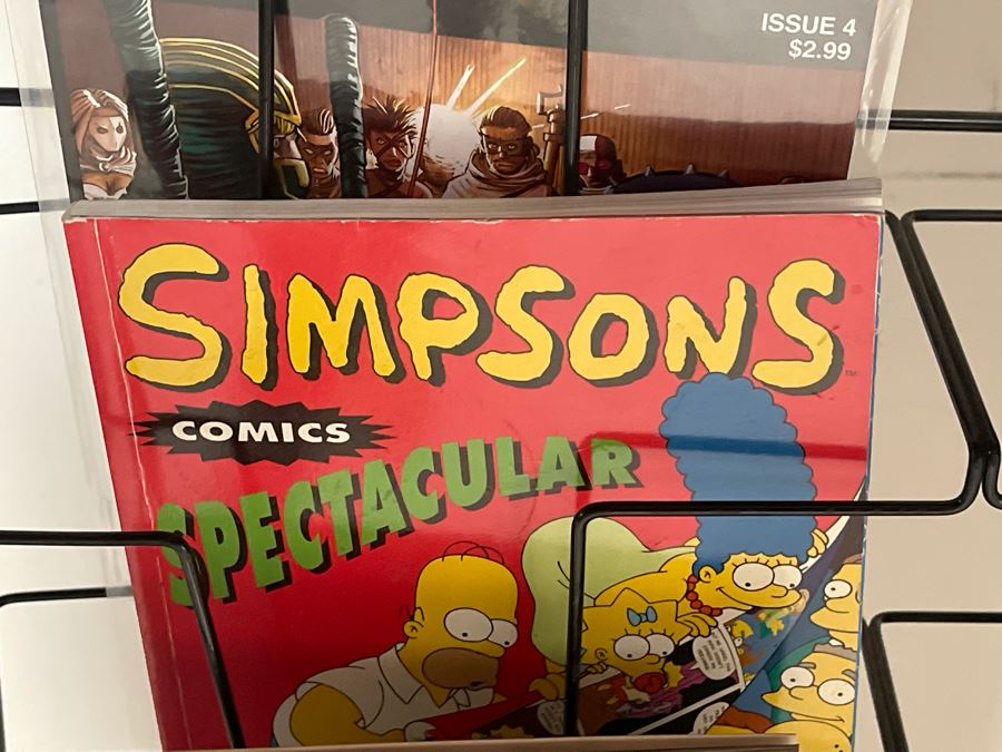 Metal Magazine / Comic Book Rack Filled With Vintage Comic Books 21.5W X 19D X 50H - See Photos For Comic Books [Photo 16]