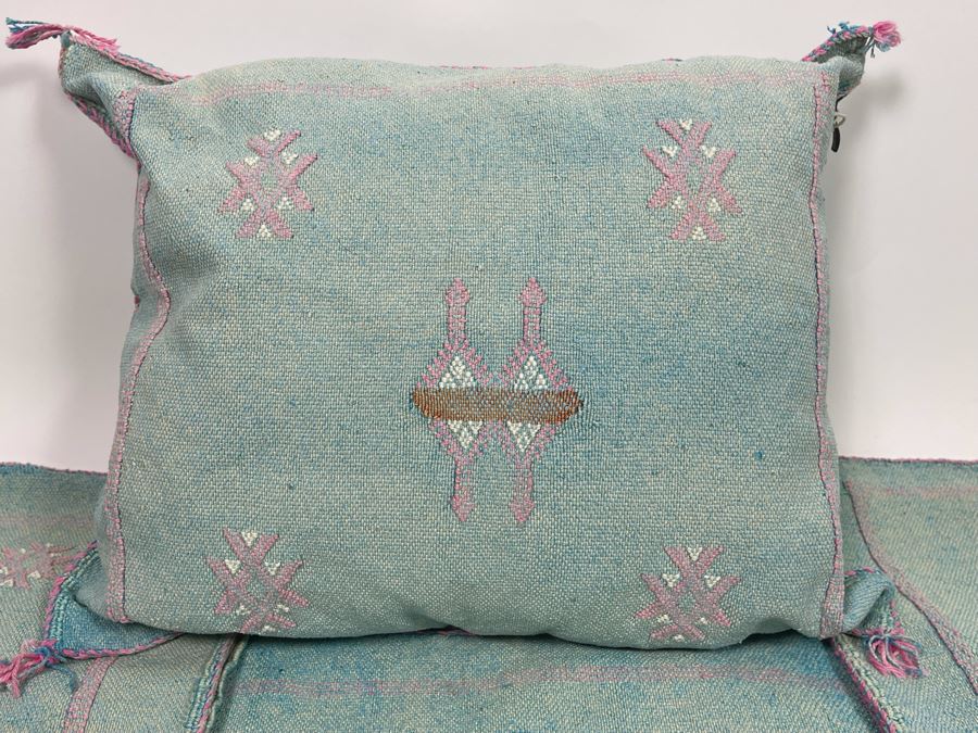 (4) Moroccan Sabra Cactus Silk Pillow Covers Accent Throws Apx 20 X 17 Retails $300 [Photo 4]