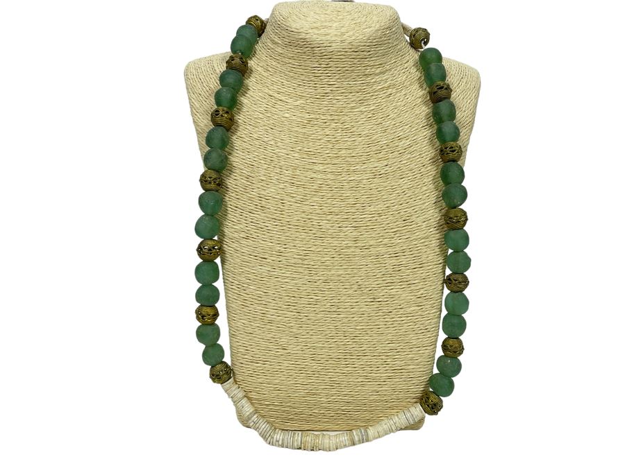 New Green Glass Beaded 32' Necklace Retails $60