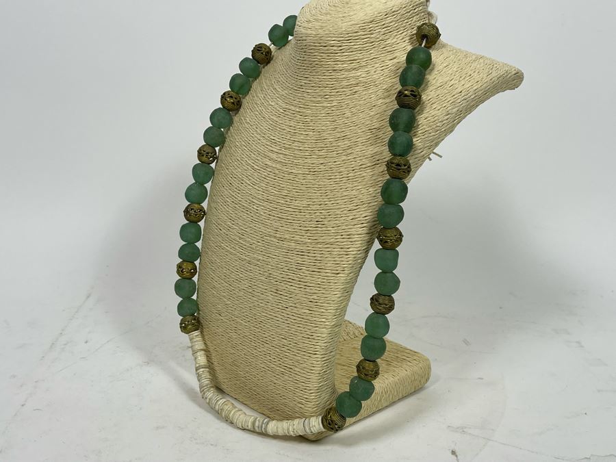 New Green Glass Beaded 32' Necklace Retails $60 [Photo 8]