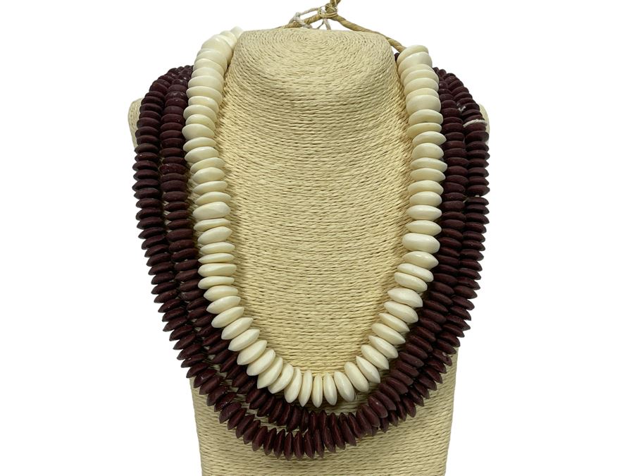 New Crimson Beaded 24' Necklace And Saucer White Bone Beaded 22' Necklace Retails $110 [Photo 1]