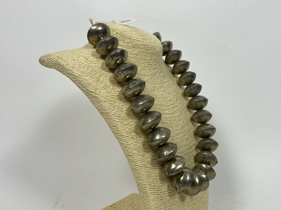 New Silver Tone Beaded 22' Necklace Retails $75 [Photo 4]