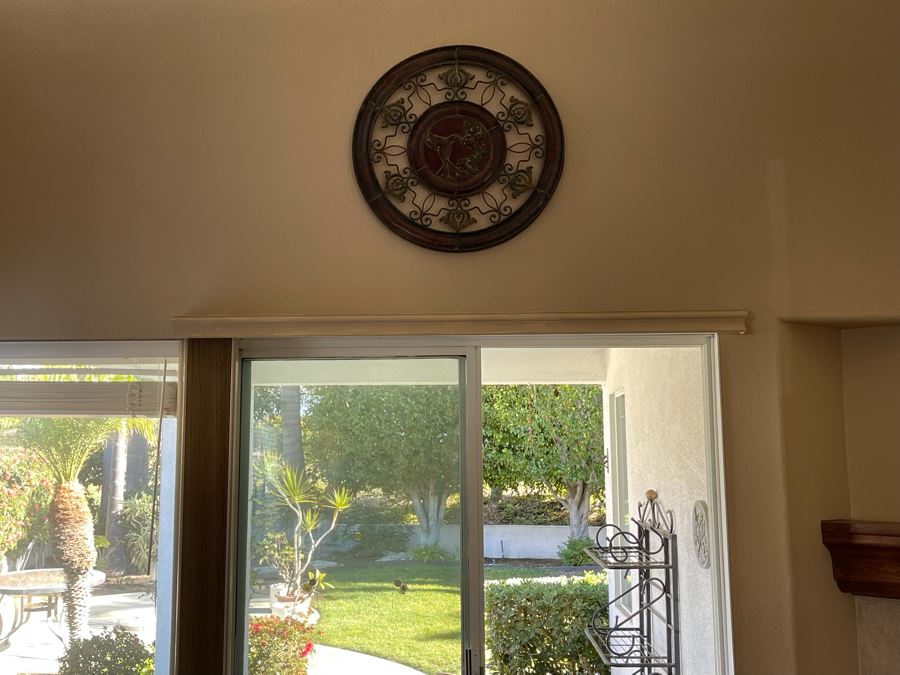 Round Metal Hummingbird Wall Decor [Photo 7]