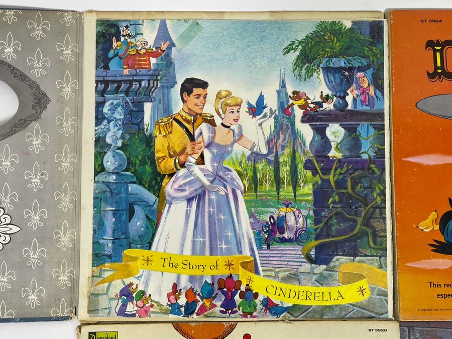 (4) Vintage Walt Disney Vinyl Records [Photo 4]