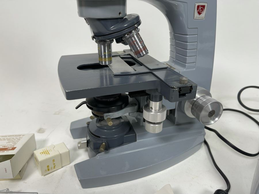 American Optical Corp Microscope Model No. 1036A [Photo 4]
