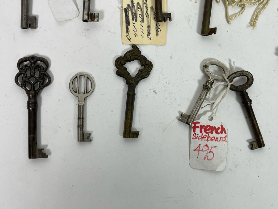 Collection Of Vintage Skeleton Keys [Photo 4]