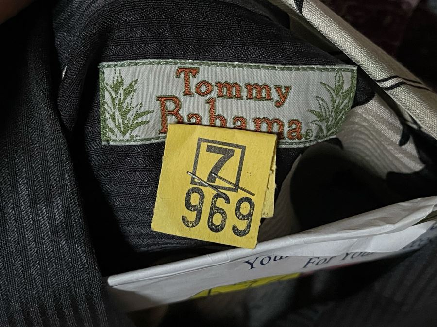 Collection Of 25 Hawaiian Button Up Shirts From Reyn Spooner And Tommy Bahama Mainly Size XL, Some L And XXL - Includes Chrome Clothing Rack [Photo 23]