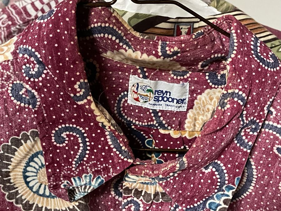 Collection Of 25 Hawaiian Button Up Shirts From Reyn Spooner And Tommy Bahama Mainly Size XL, Some L And XXL - Includes Chrome Clothing Rack [Photo 16]