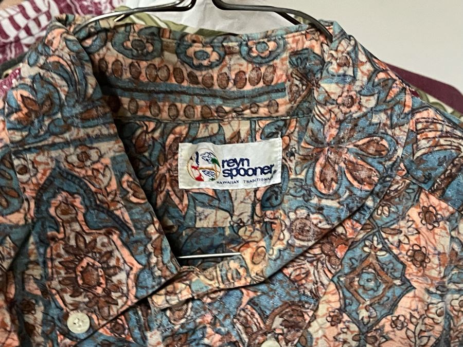 Collection Of 25 Hawaiian Button Up Shirts From Reyn Spooner And Tommy Bahama Mainly Size XL, Some L And XXL - Includes Chrome Clothing Rack [Photo 15]