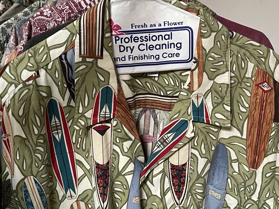 Collection Of 25 Hawaiian Button Up Shirts From Reyn Spooner And Tommy Bahama Mainly Size XL, Some L And XXL - Includes Chrome Clothing Rack [Photo 18]