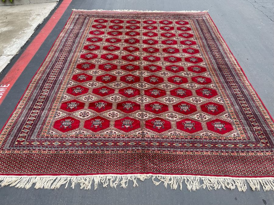 Gorgeous Large Finely Woven Area Rug Uribe 110' X 146' [Photo 3]