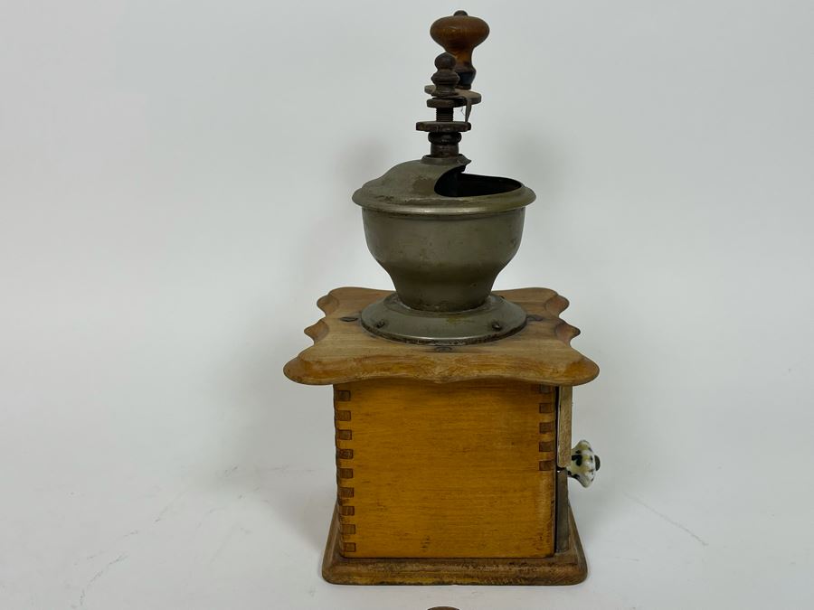 Vintage Coffee Grinder 8W X 10.5H [Photo 6]