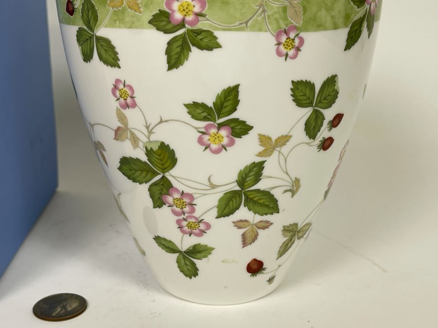 Wedgwood Wild Strawberry Vase 9.5H With Box  [Photo 4]