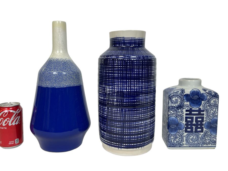 (3) Blue And White Decorative Vases [Photo 1]