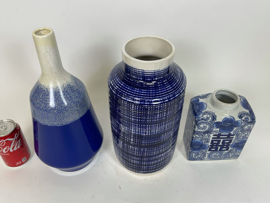 (3) Blue And White Decorative Vases [Photo 4]