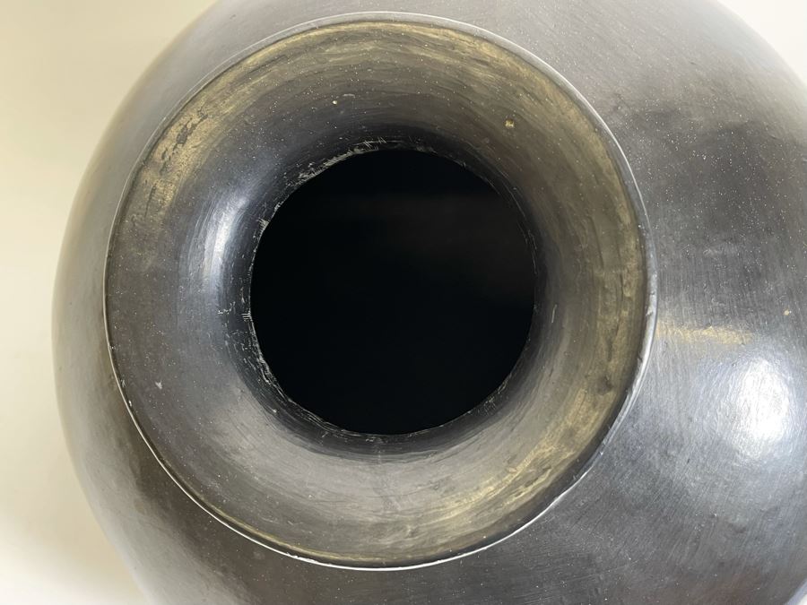 Large Black Pottery Vase From Oaxaca Mexico 15W X 16H [Photo 13]