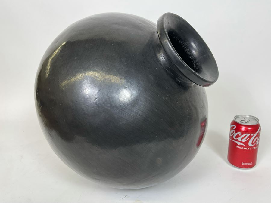 Large Black Pottery Vase From Oaxaca Mexico 15W X 16H [Photo 5]