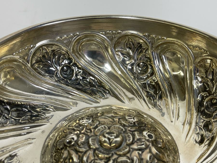 Beautiful Vintage Repousse 900 Coin Silver Bowl 6.5W X 1.75H 190g $127 Melt Value [Photo 9]