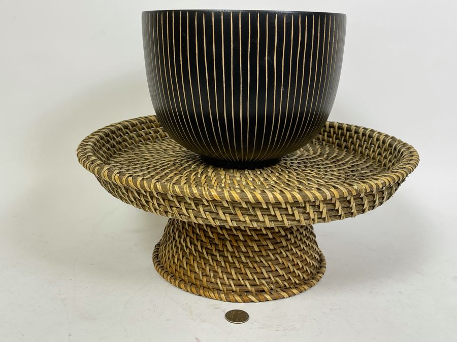 Decorative Bowl 8W X 6.5H With Woven Footed Stand 15W X 6H [Photo 3]