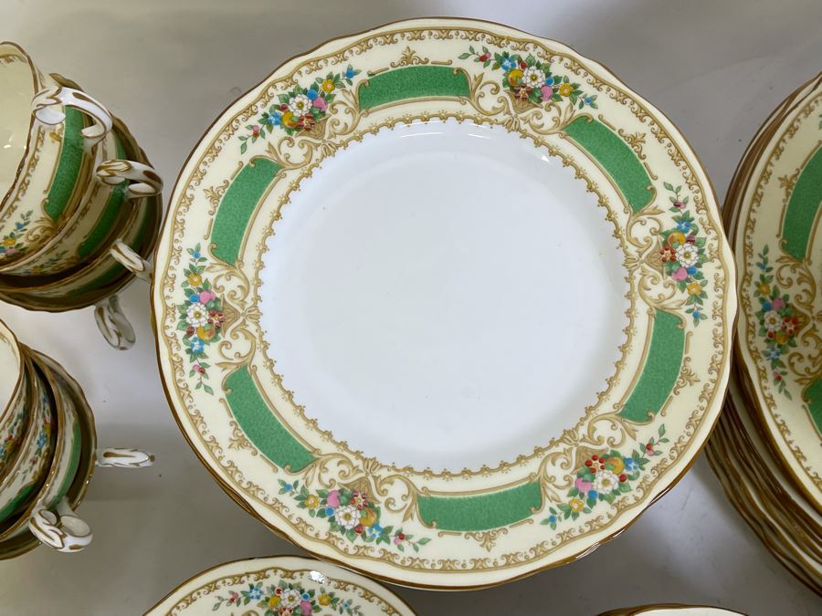 Huge Collection Of English Crown Fine Bone China Staffordshire England Pattern No 15645 [Photo 8]