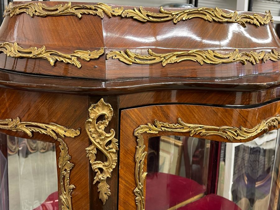 Vintage French Marquetry Serpentine Vitrine Display Cabinet 34W X 19D X 64H [Photo 5]