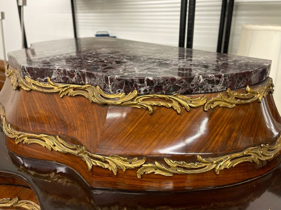 Vintage French Marquetry Serpentine Vitrine Display Cabinet 34W X 19D X 64H [Photo 13]