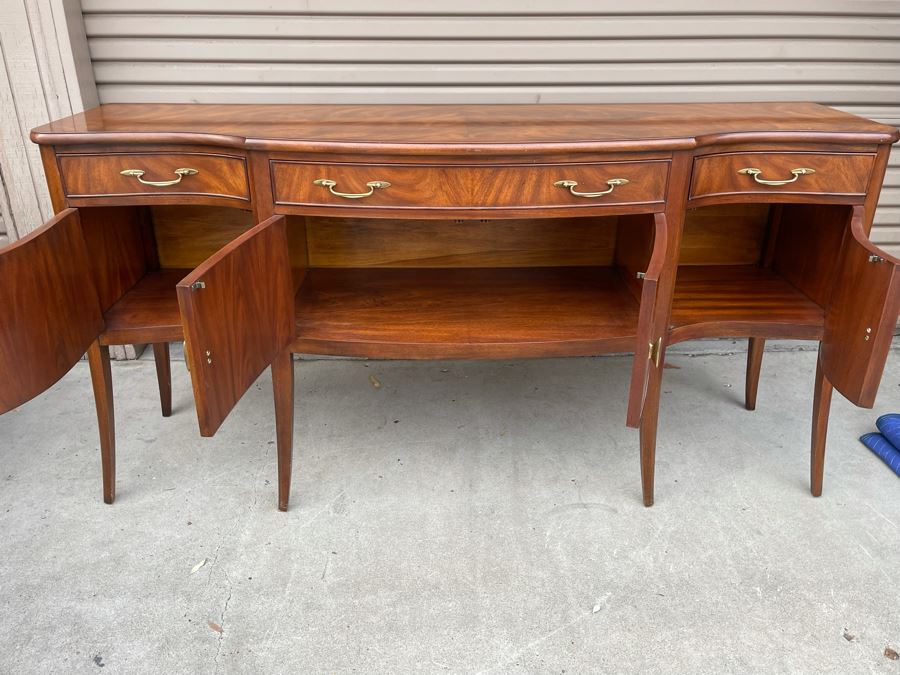Stunning Mahogany Henkel-Harris Sideboard Buffet Credenza Cabinet With Felt Lined Silver Storage Drawer 76W X 23D X 38H [Photo 19]
