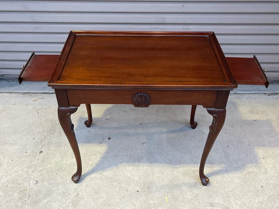 Vintage Mahogany English Queen Anne Tray Top Tea Table 28W X 18D X 25H