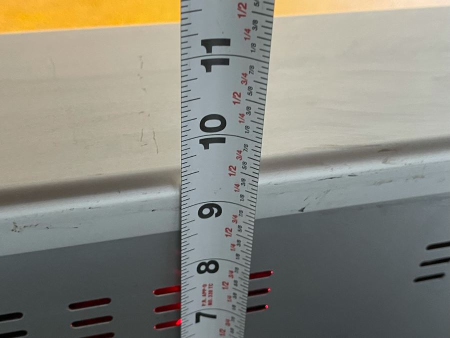 Signtronix Programmable Sign Model LED-2 40W X 4.5D X 9H [Photo 13]