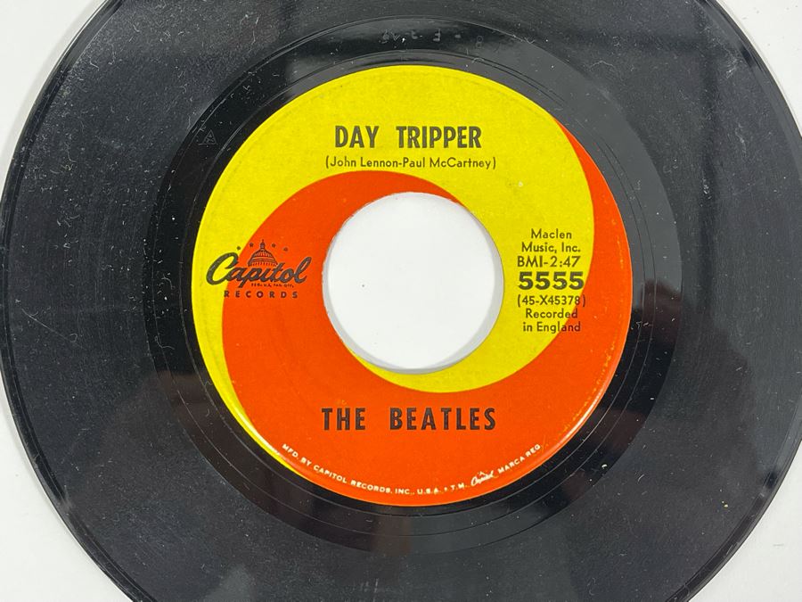 (4) Vinyl 45s Records: The Beatles (We Can Work It Out / Day Tripper), Rod Stewart (Maggie May), Herbie Hancock (Rockit), Getz/ Gilberto (The Girl From Ipanema) [Photo 3]