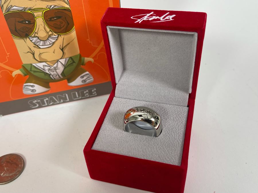 Pair Of New Stan Lee Excelsior Rings And Pair Of Stan Lee's SodaZ Collectible Figures [Photo 3]