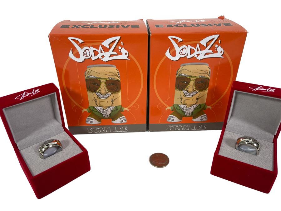Pair Of New Stan Lee Excelsior Rings And Pair Of Stan Lee's SodaZ Collectible Figures [Photo 1]