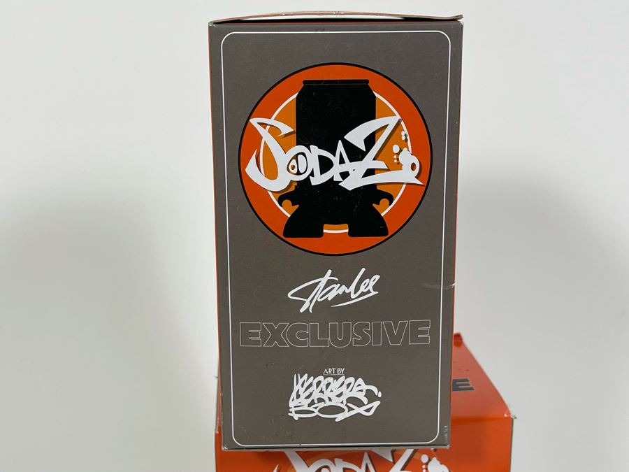 Pair Of New Stan Lee Excelsior Rings And Pair Of Stan Lee's SodaZ Collectible Figures [Photo 6]