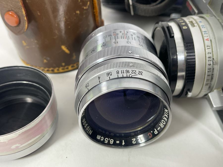 Vintage Film Camera Lot With Graflex Graphic 35 Film Camera, Canon Canonet QL17 Film Camera, Pair Of Lenses And Light Meter [Photo 14]