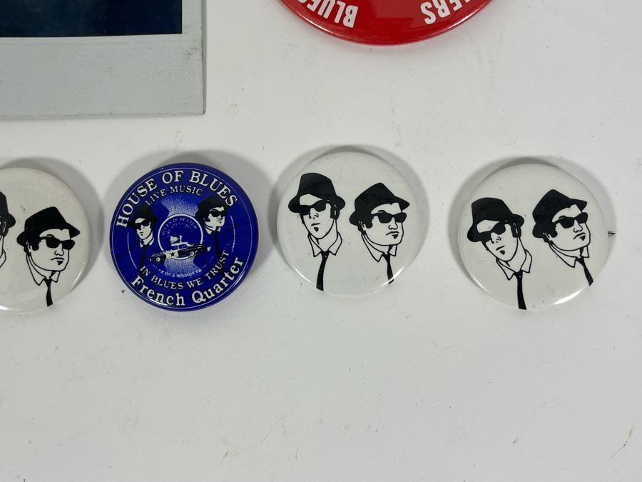 Original Candid Photography Shot Of Dan Aykroyd Posing As Elwood Blues In The Blues Brothers Movie Plus Six Blues Brothers Buttons [Photo 7]