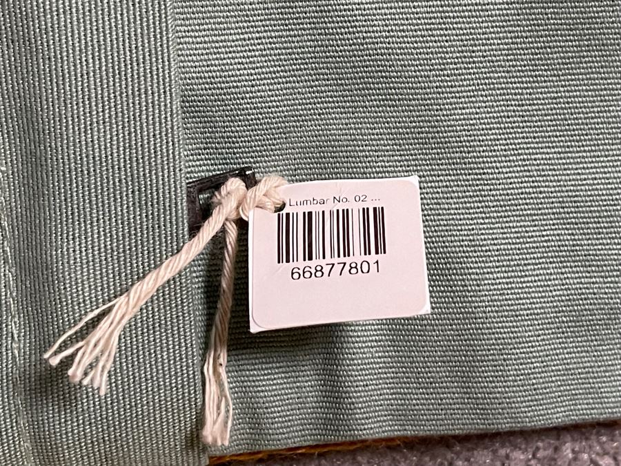 (2) Turkish Kilim Pillow Covers 16 X 24 Retails $124 [Photo 6]