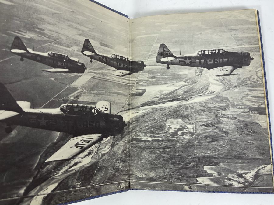 Dialect Fifty-Two Easy Echo Pilot Yearbook WWII 1940s Era [Photo 4]