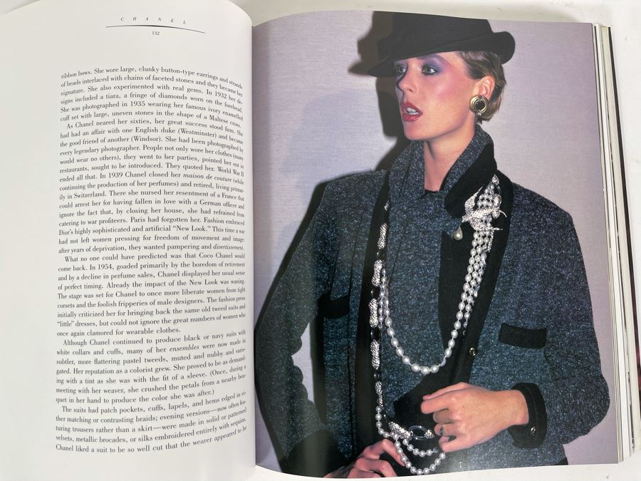 First Edition Hardcover 1985 Couture: The Great Designers Book By Caroline Rennolds Milbank [Photo 9]