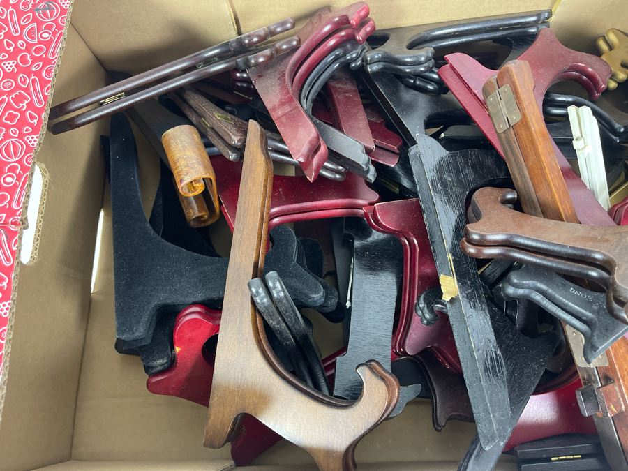 Large Lot Of Wooden / Brass Stands Plate Easels [Photo 5]