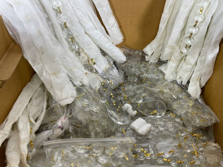 Box Full Of Crystal Chandelier Strands Of Various Sizes - See Photos [Photo 2]